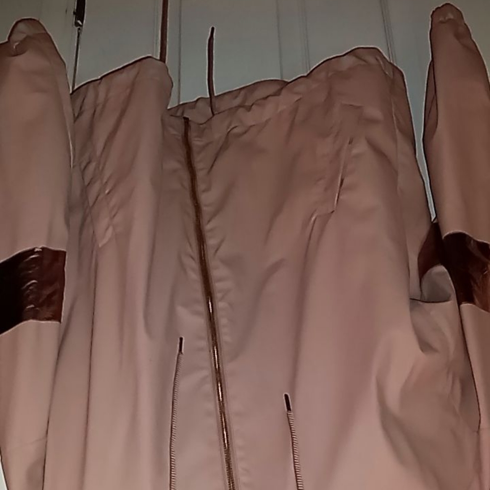 Windbreaker - Picture 3 of 3